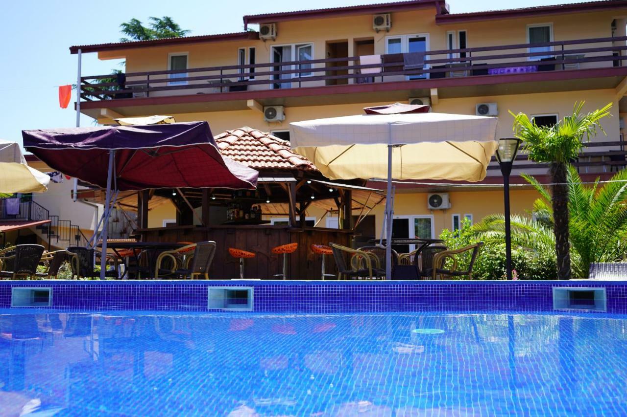 Ponto Hotel Kobuleti Luaran gambar