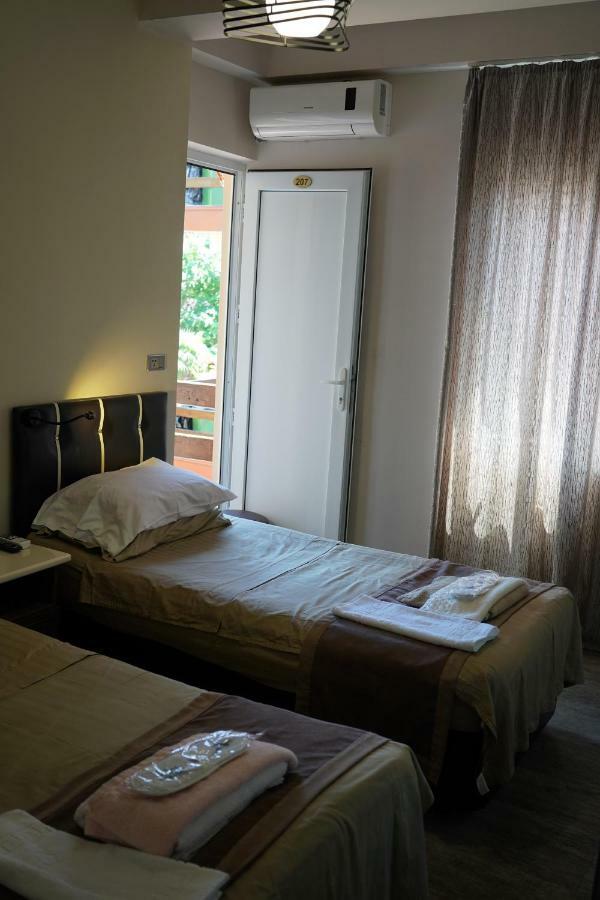 Ponto Hotel Kobuleti Luaran gambar